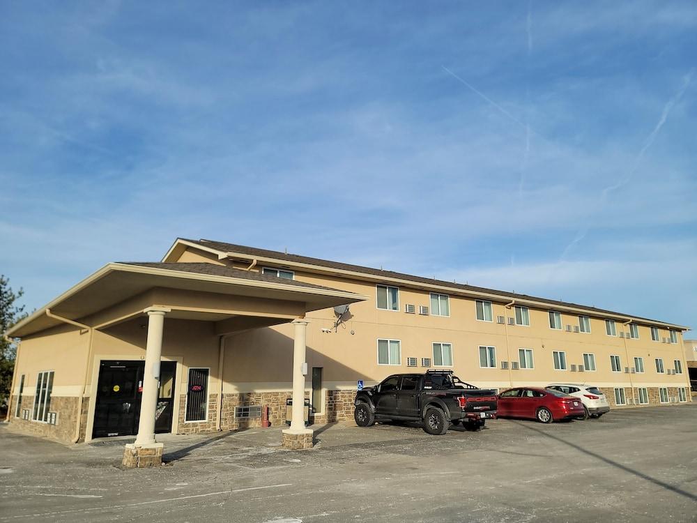 Baymont Inn & Suites By Wyndham Liberty Exterior foto